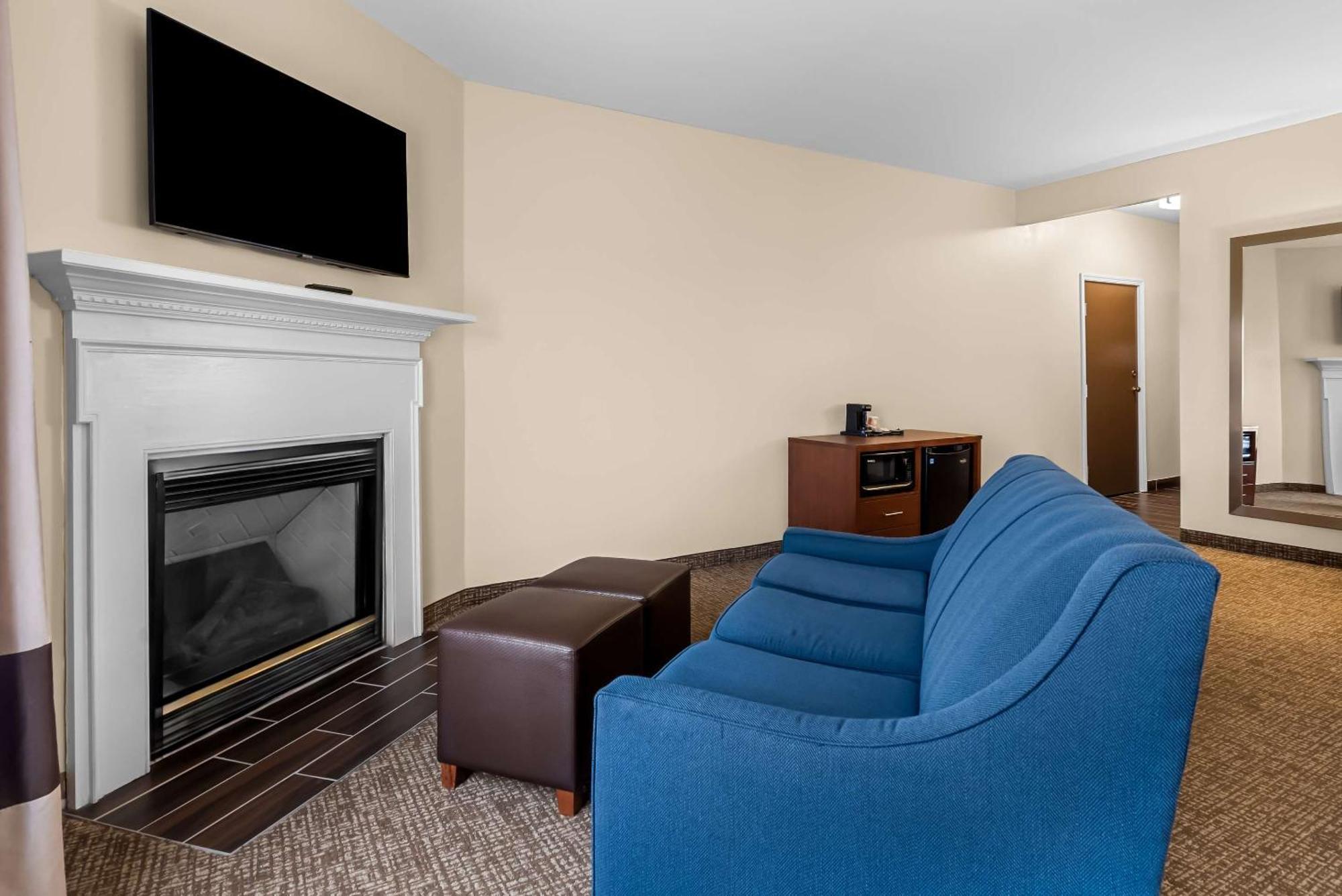 Comfort Suites Near Camp Lejeune Jacksonville Exterior photo
