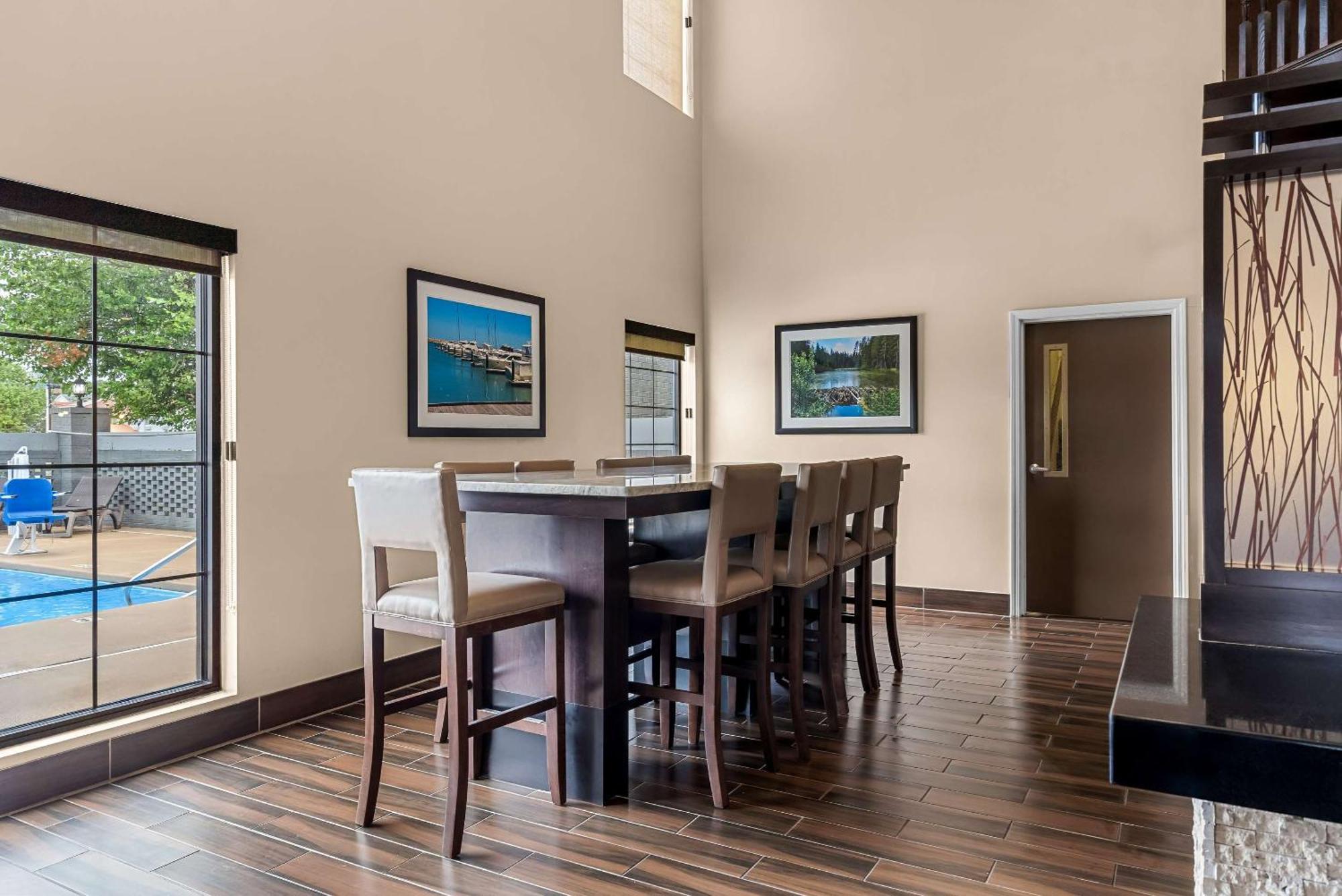 Comfort Suites Near Camp Lejeune Jacksonville Exterior photo